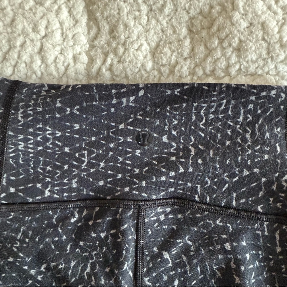 Lululemon True Self Crop II - Black and White Pattern - Picture 5 of 14